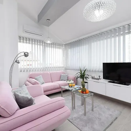 Deluxe Korina & Ramona Guest house 4*