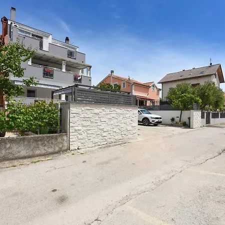 Deluxe Korina & Ramona Guest house 4*