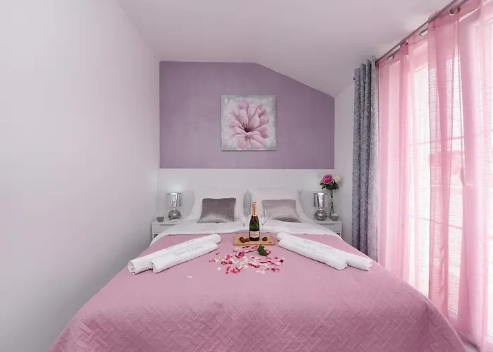 Deluxe Korina&ramona 4*