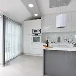 Guest house Deluxe Korina & Ramona 4*