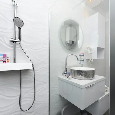 Deluxe Korina & Ramona Ζαντάρ