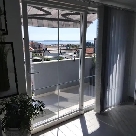 Deluxe Korina & Ramona Ζαντάρ