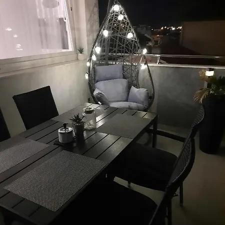 Deluxe Korina & Ramona Ζαντάρ