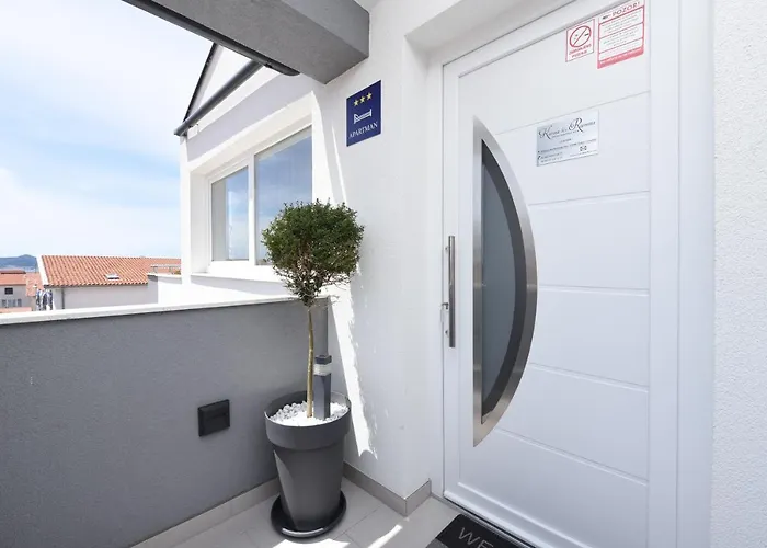 Deluxe Korina & Ramona